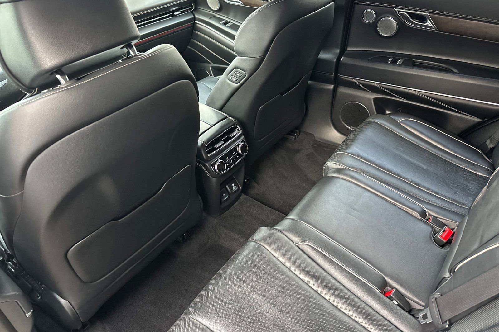 Used 2023 Genesis GV80 3.5T Advanced + w/ Cargo Package image 13