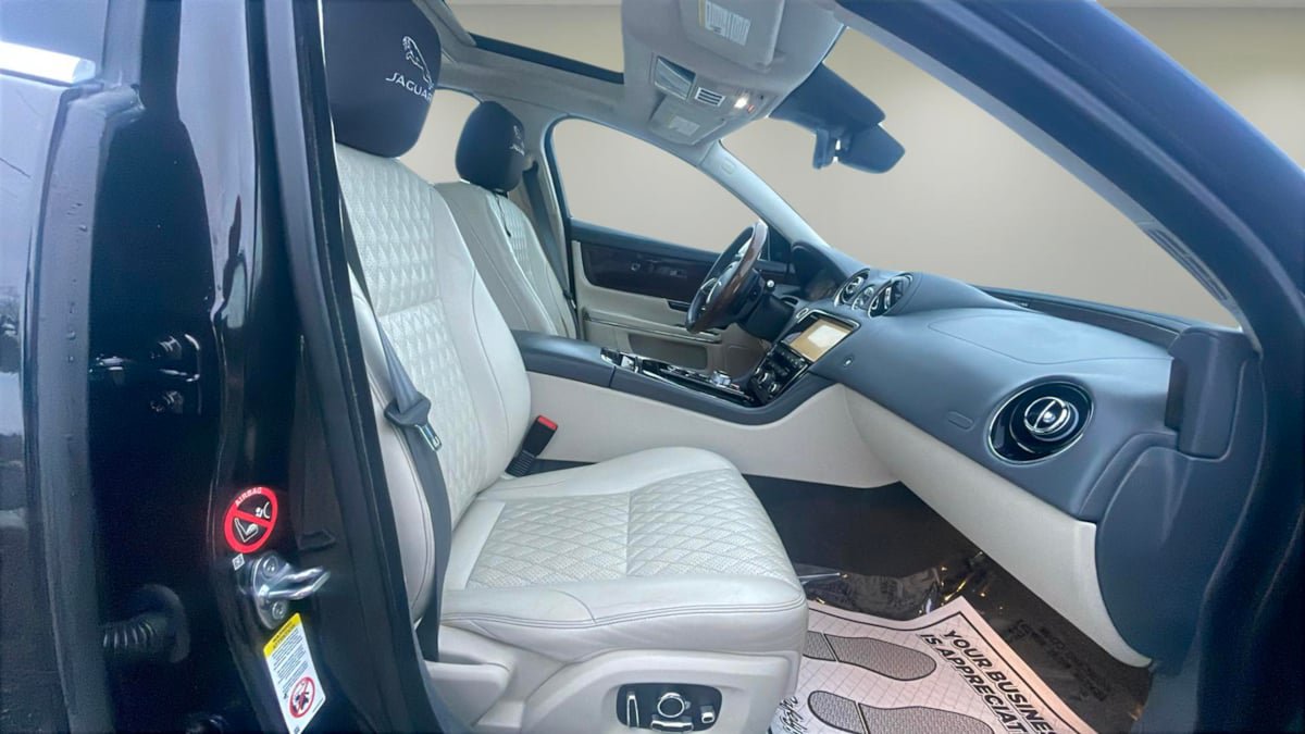 Used 2019 Jaguar XJ L Portfolio AWD/4WD image 13