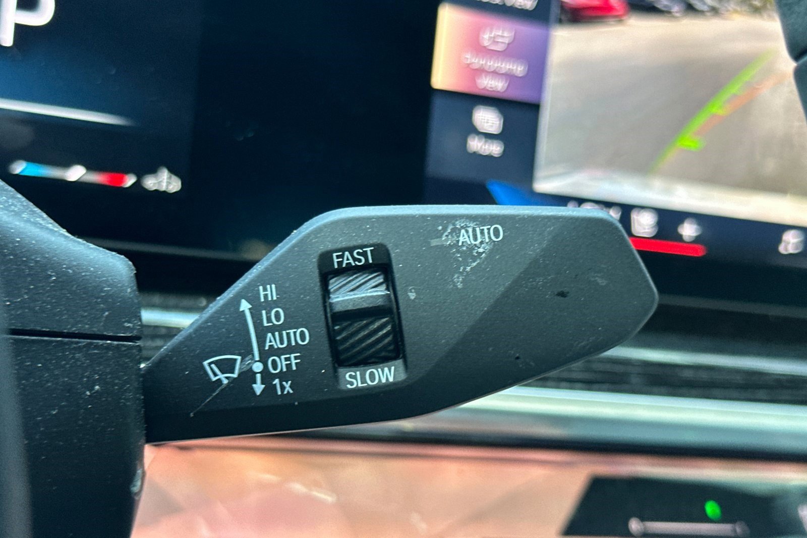 Certified 2025 BMW 740i w/ Premium Package image 33