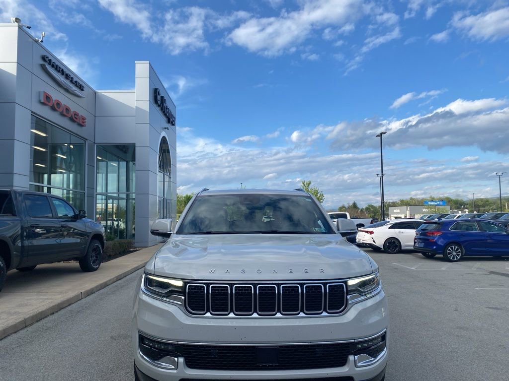 Used 2022 Jeep Wagoneer Series II AWD/4WD image 6