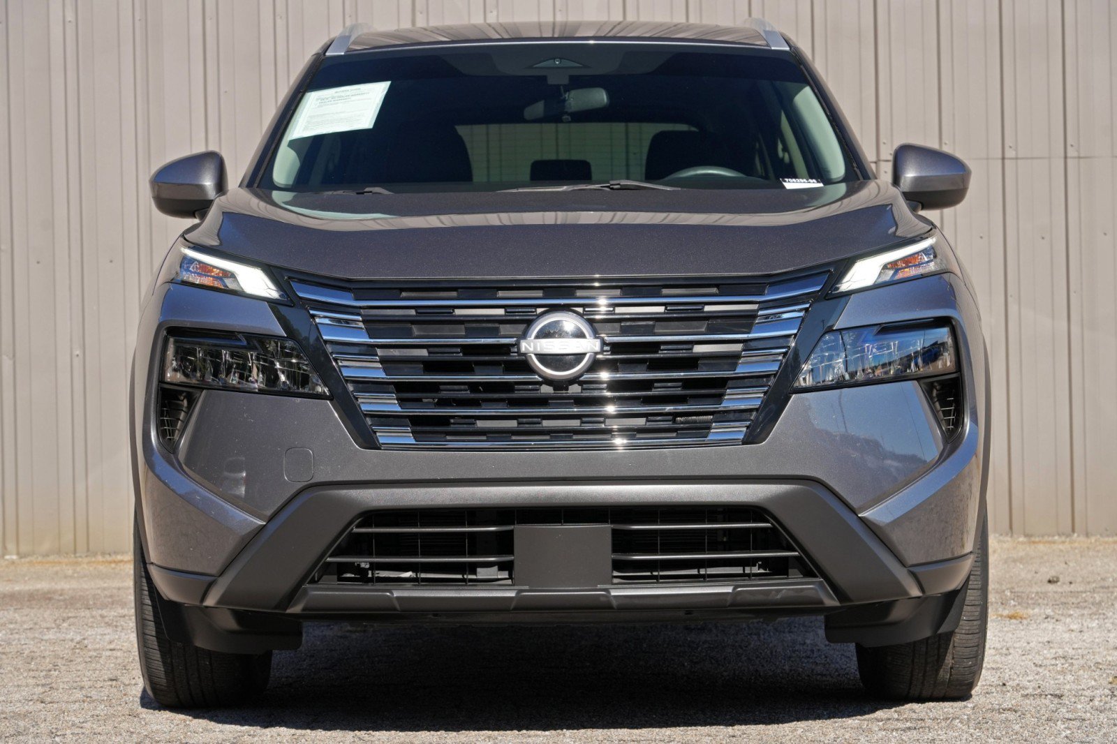 Used 2024 Nissan Rogue SV w/ SV Premium Package FWD image 6