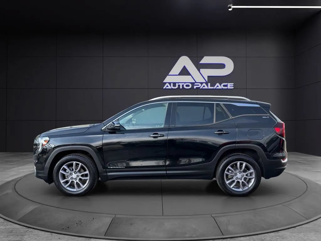 Used 2023 GMC Terrain SLT AWD/4WD image 7