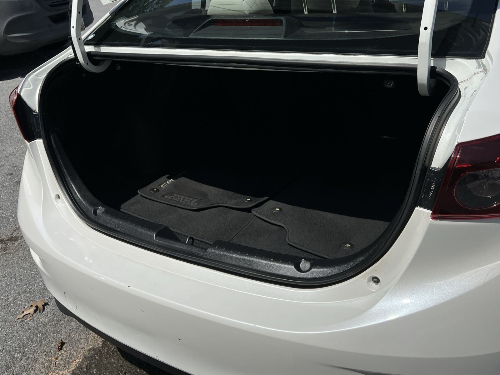 Used 2014 MAZDA MAZDA3 i Sport FWD image 30