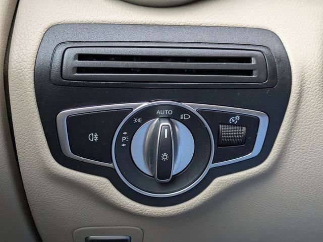 Used 2020 Mercedes-Benz GLC 300 image 25