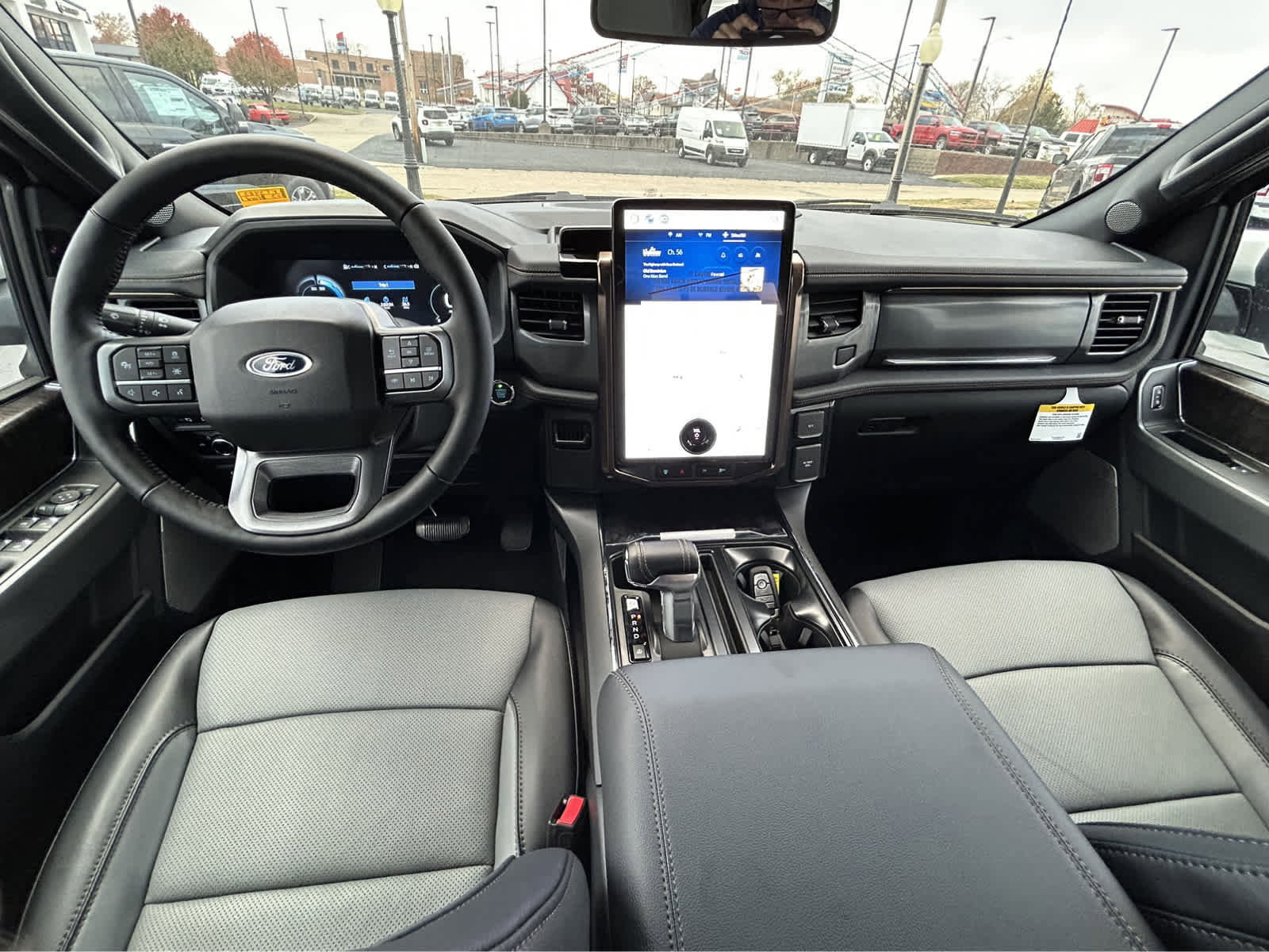 New 2023 Ford F150 Lightning Lariat image 23