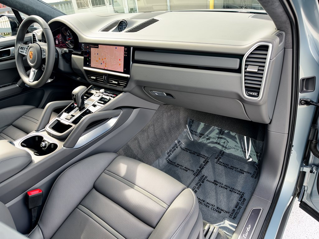 Certified 2022 Porsche Cayenne Turbo AWD/4WD image 31
