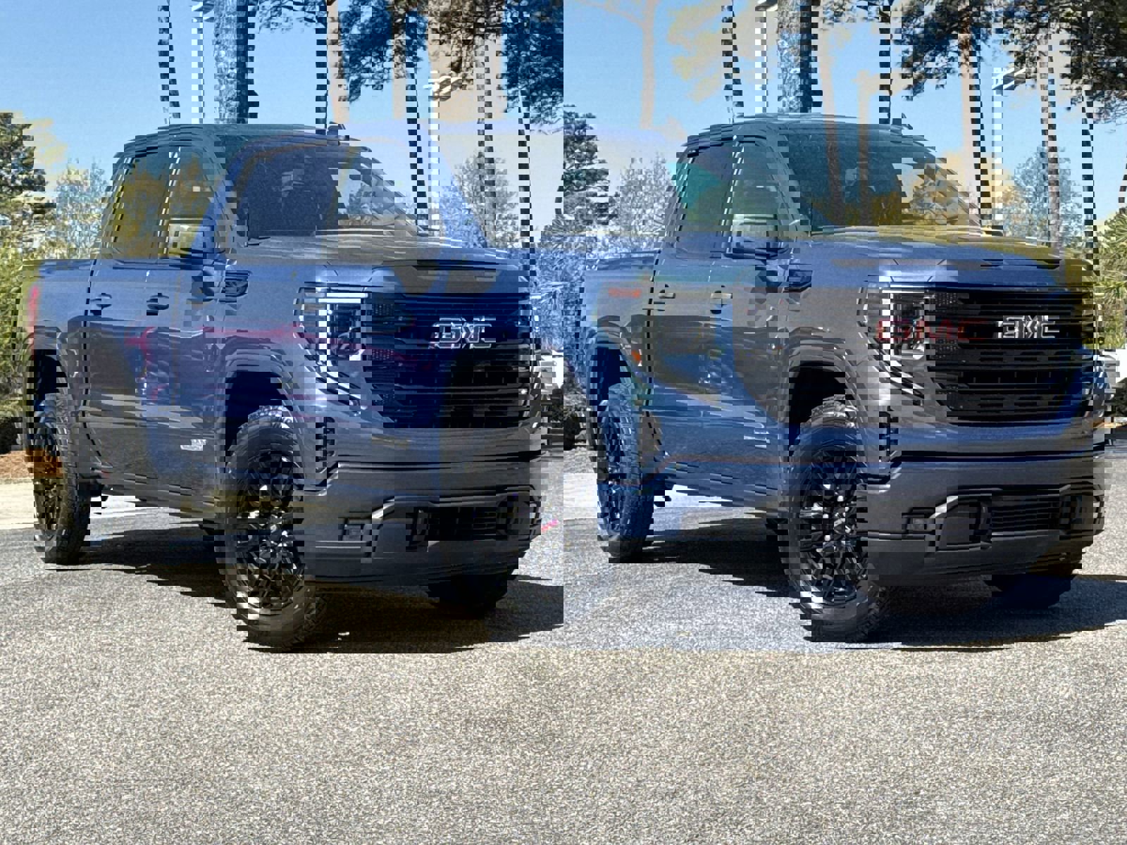 Used 2024 GMC Sierra 1500 Elevation image 2