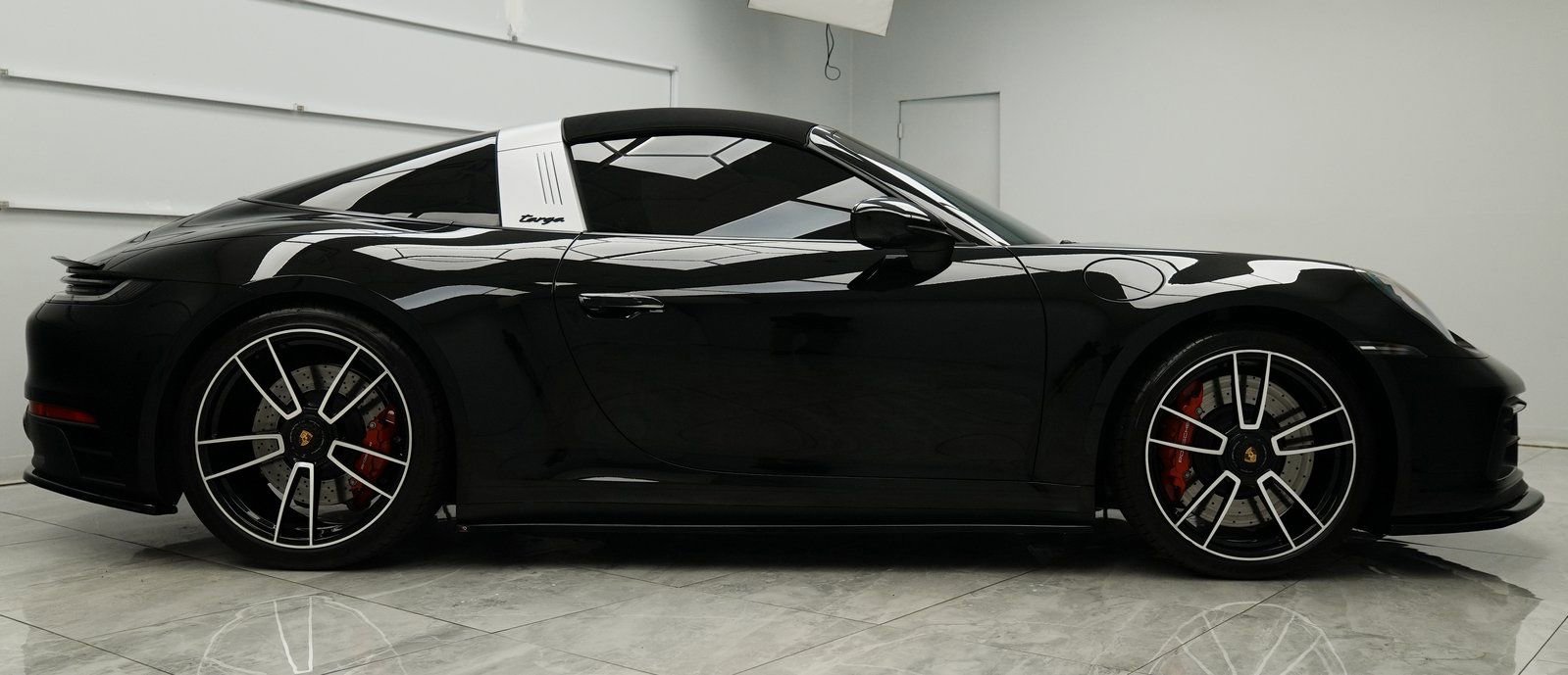 Used 2022 Porsche 911 Targa 4 GTS image 11