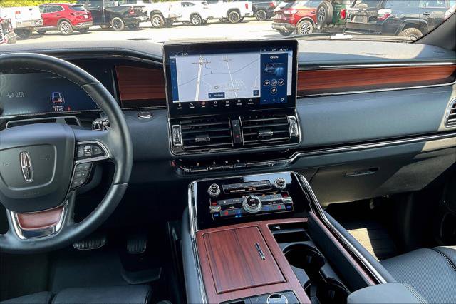 Used 2024 Lincoln Navigator Reserve w/ Monochromatic Package image 9