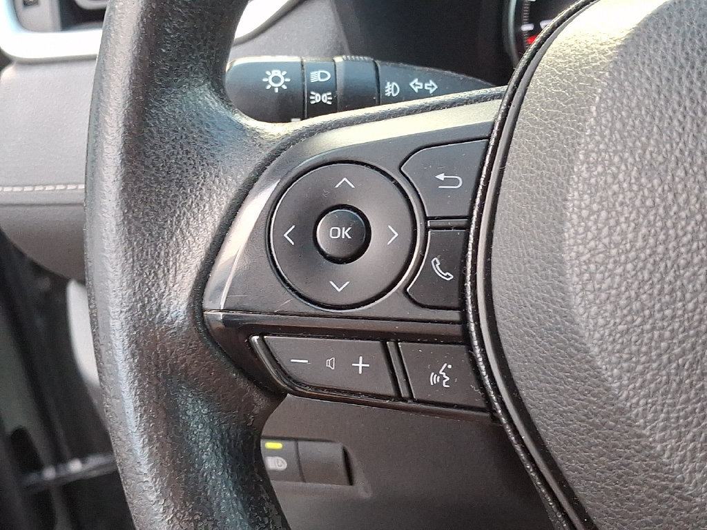 Used 2021 Toyota RAV4 XLE AWD/4WD image 20