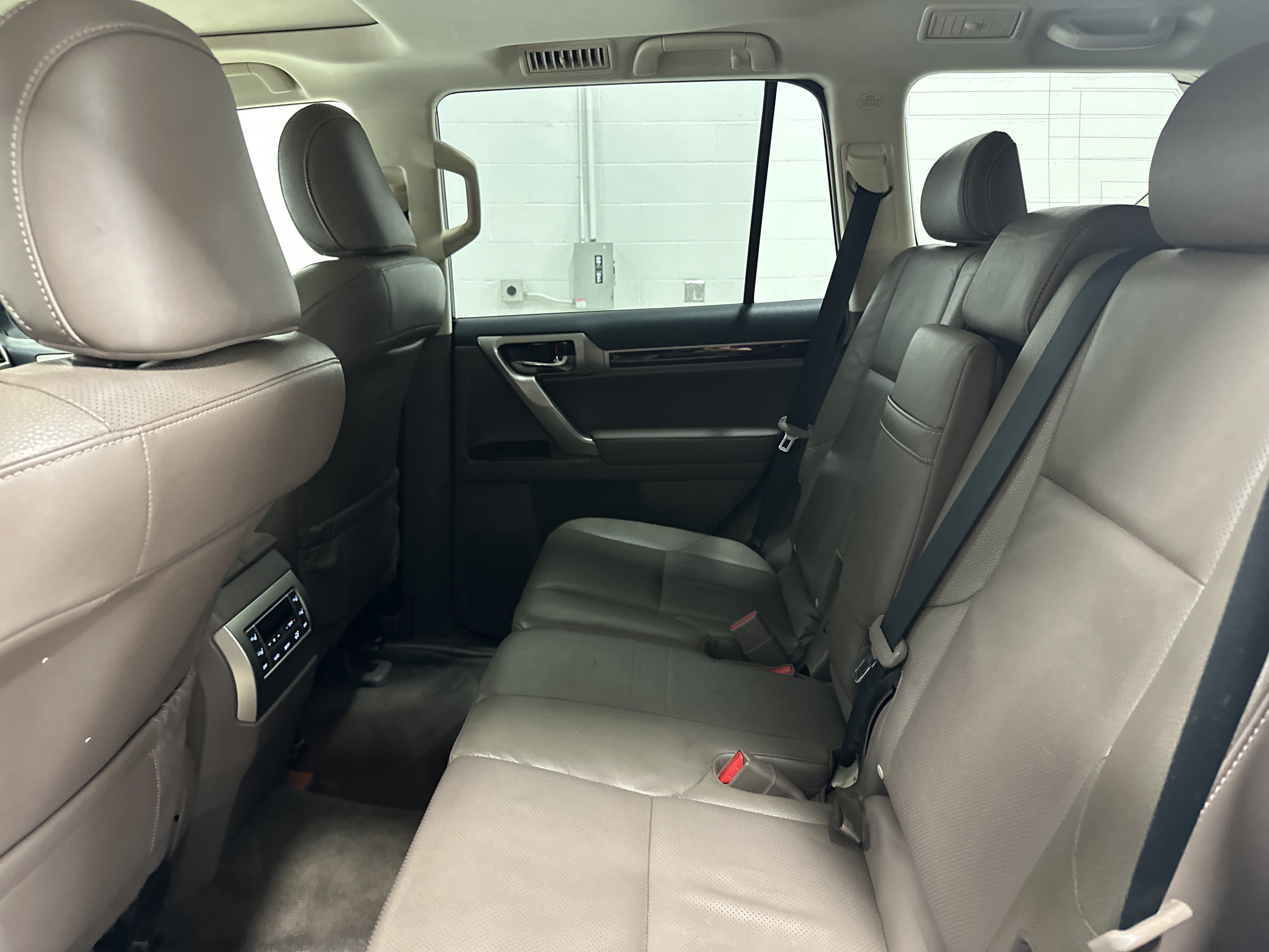 Used 2016 Lexus GX 460 w/ Premium Package AWD/4WD image 31