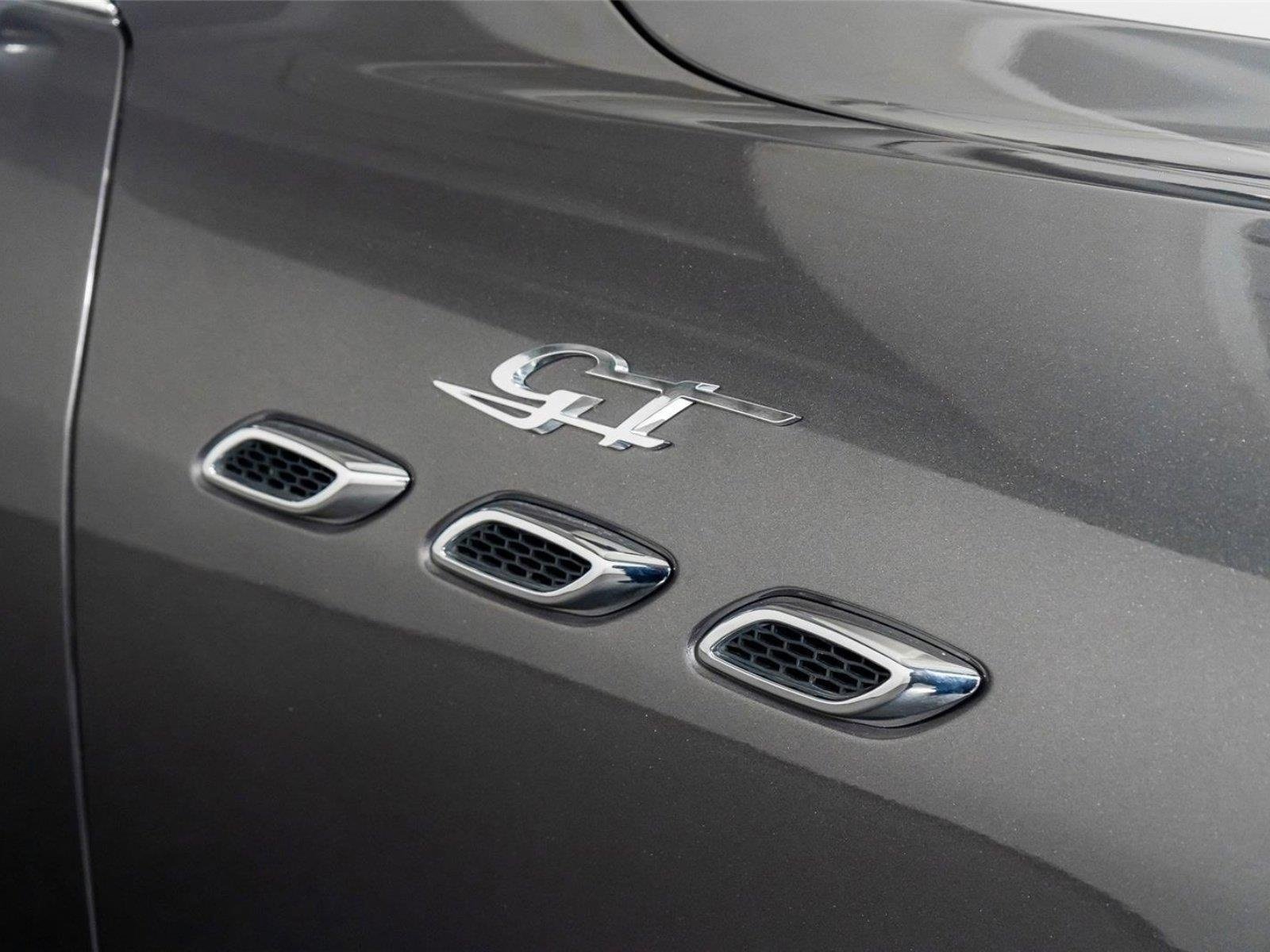 Used 2022 Maserati Levante GT AWD/4WD image 18