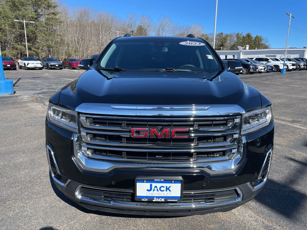 Used 2023 GMC Acadia SLT image 2