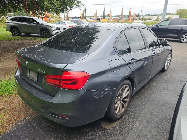 Used 2018 BMW 320i xDrive Sedan AWD/4WD image 4