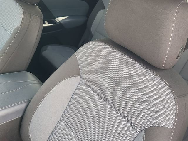 Used 2021 Chevrolet Traverse LT FWD image 24