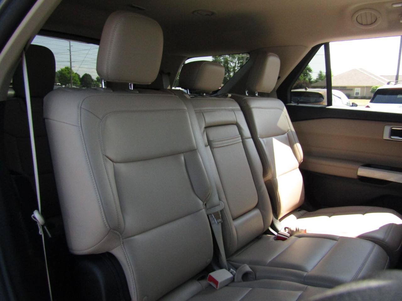 Used 2023 Ford Explorer XLT w/ Equipment Group 202A AWD/4WD image 22