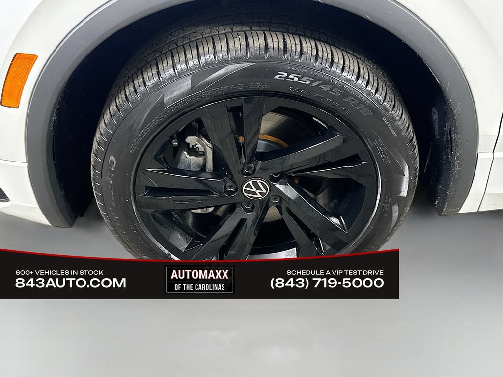 Used 2024 Volkswagen Tiguan SE R-Line AWD/4WD image 8