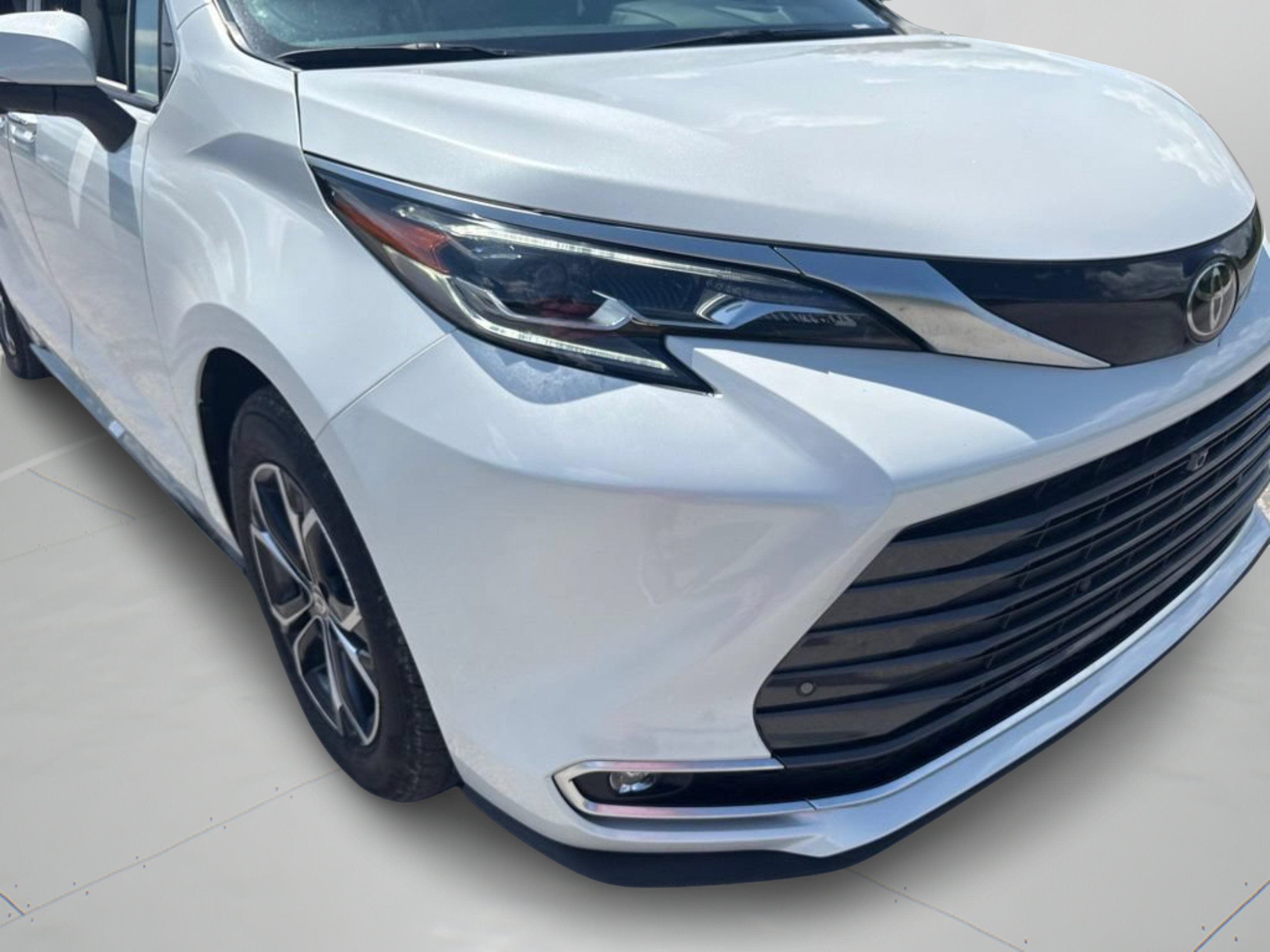Certified 2026 Toyota Sienna Platinum AWD/4WD image 30