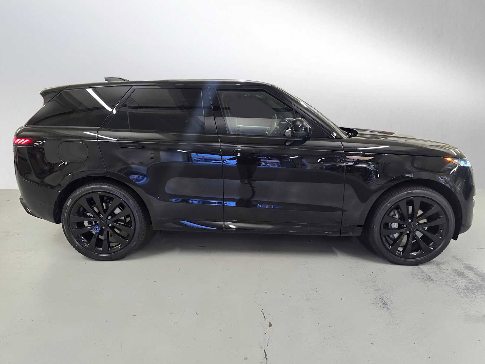 Used 2026 Land Rover Range Rover Sport SE image 6