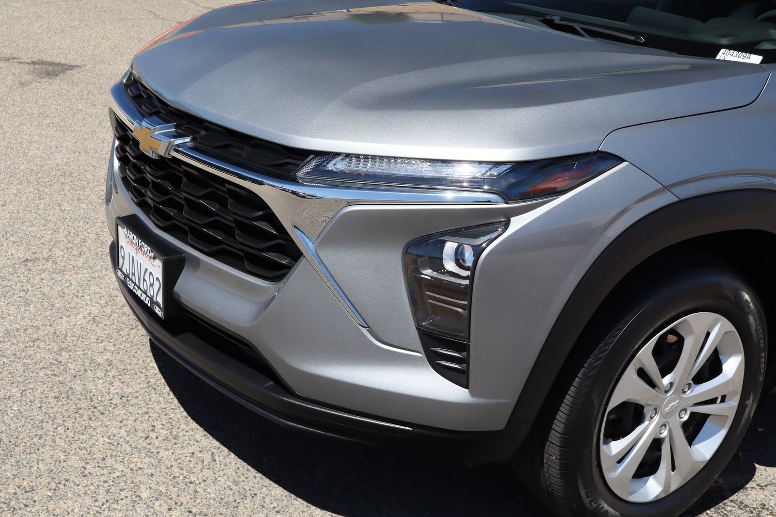 Used 2024 Chevrolet Trax LS FWD image 8