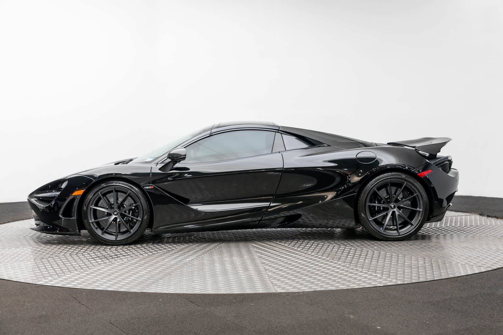 Used 2023 McLaren 720S Spider RWD image 3