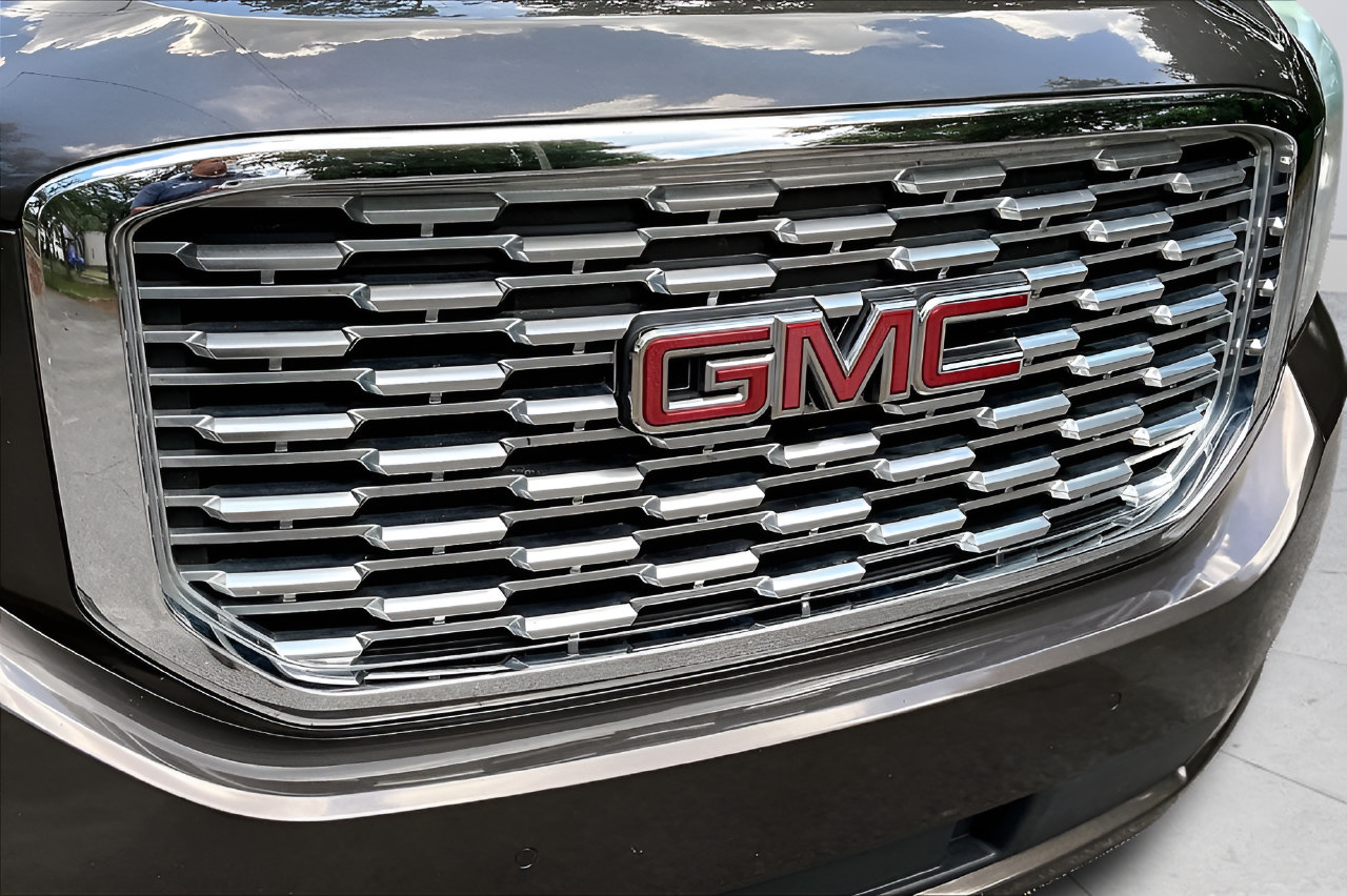 Used 2020 GMC Yukon Denali RWD image 36