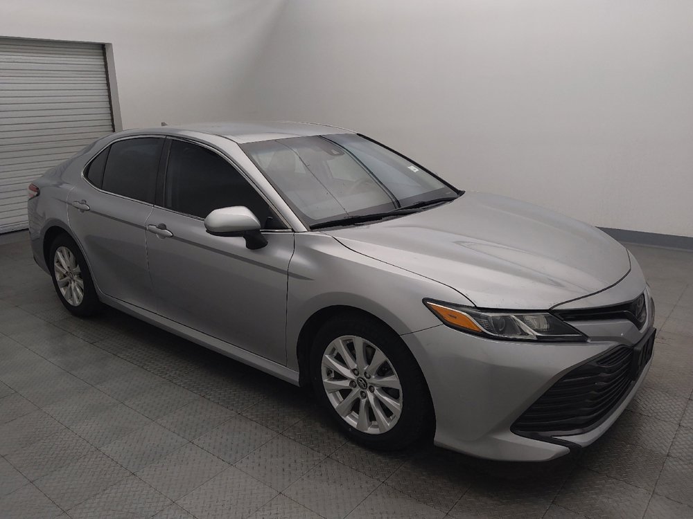 Used 2019 Toyota Camry LE image 11