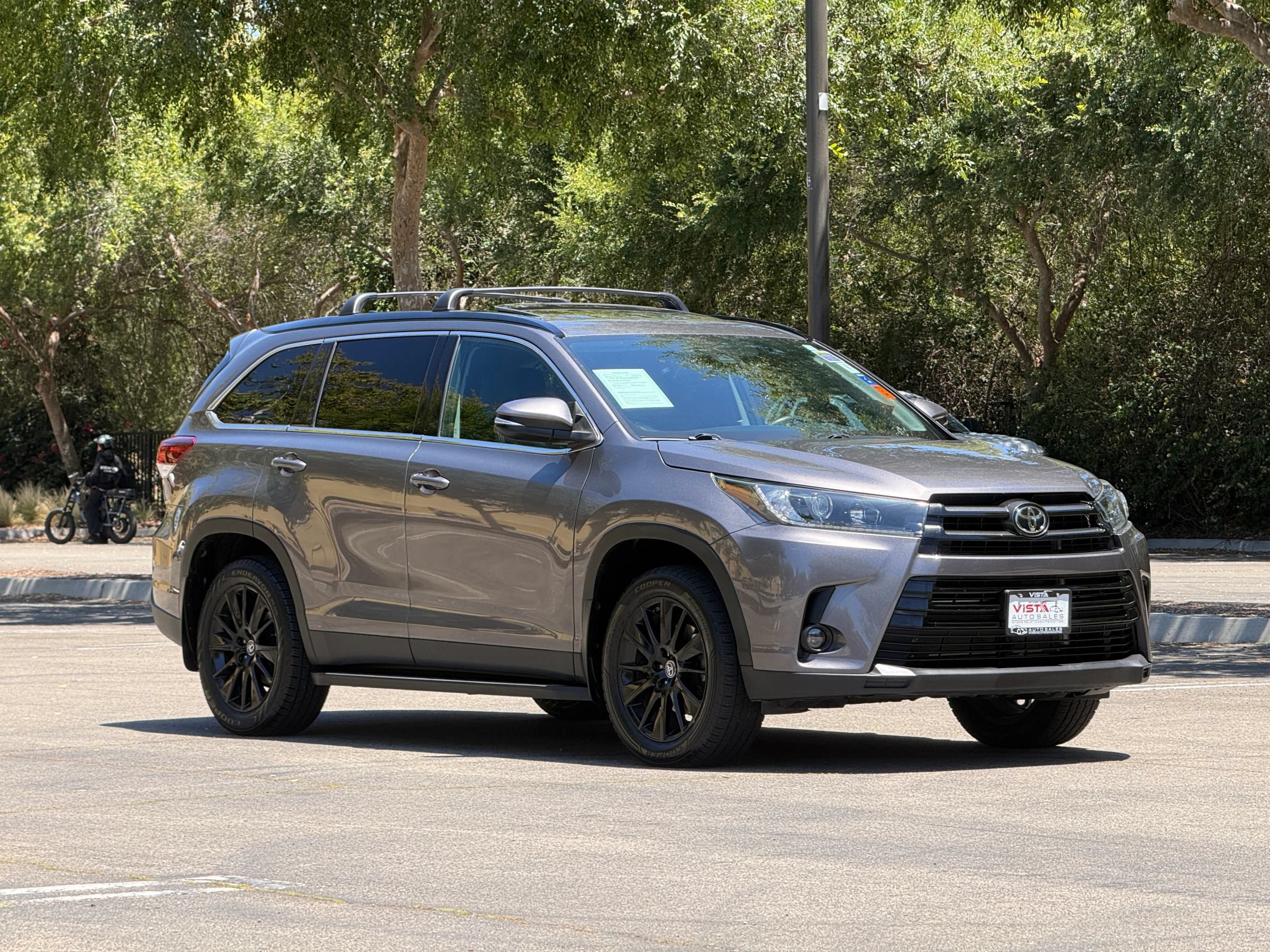 Used 2019 Toyota Highlander SE FWD image 7