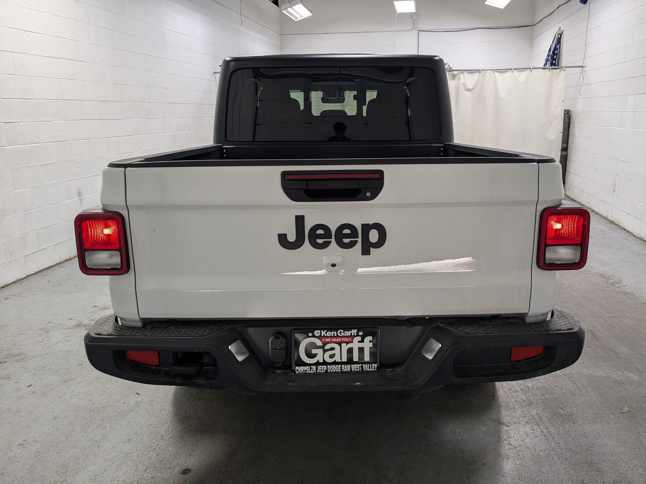 Certified 2025 Jeep Gladiator Sport AWD/4WD image 8