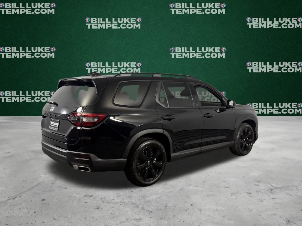 Used 2025 Honda Pilot Black Edition image 4