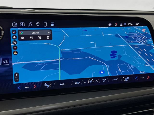 Used 2025 Chevrolet Traverse LT FWD image 16