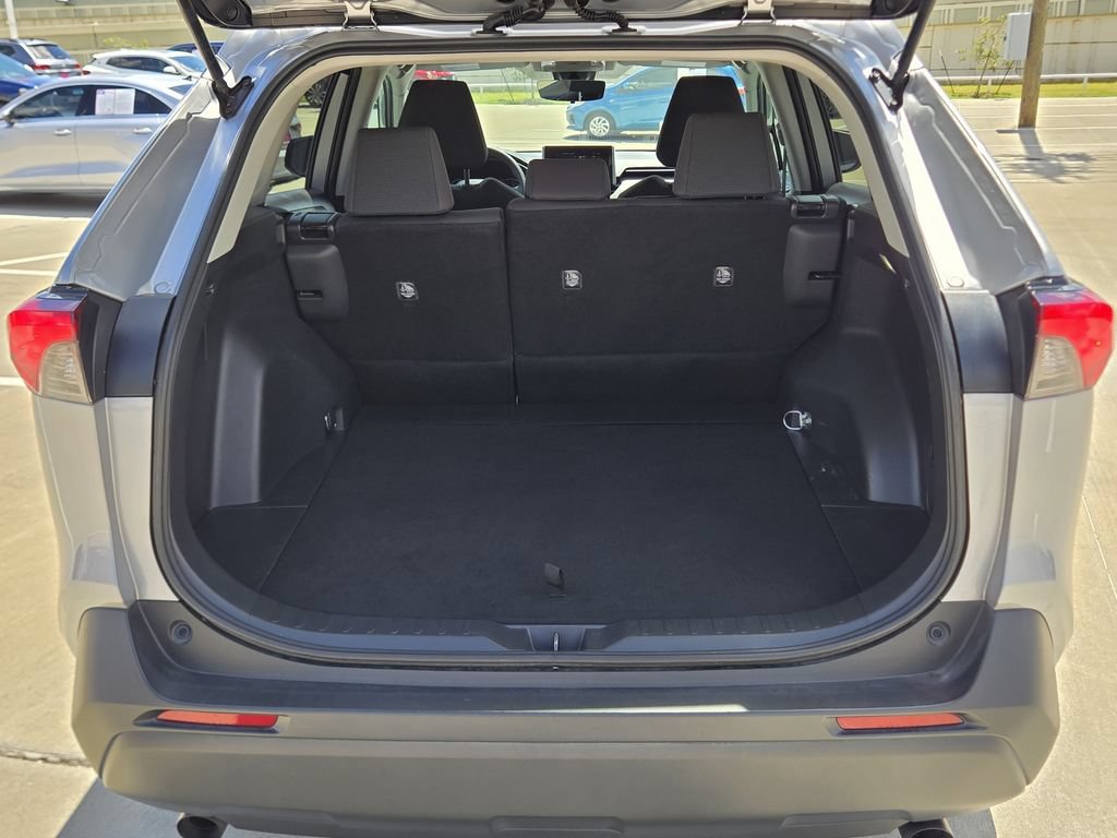 Used 2023 Toyota RAV4 LE FWD image 13