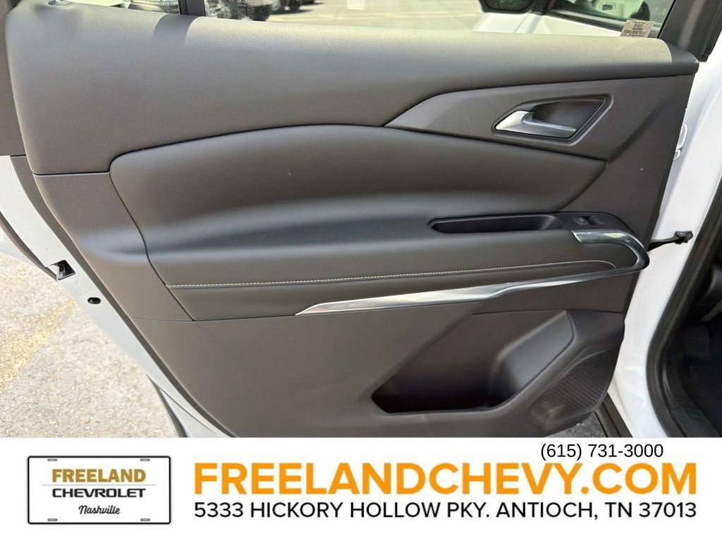 Used 2024 Chevrolet Traverse LT FWD image 16