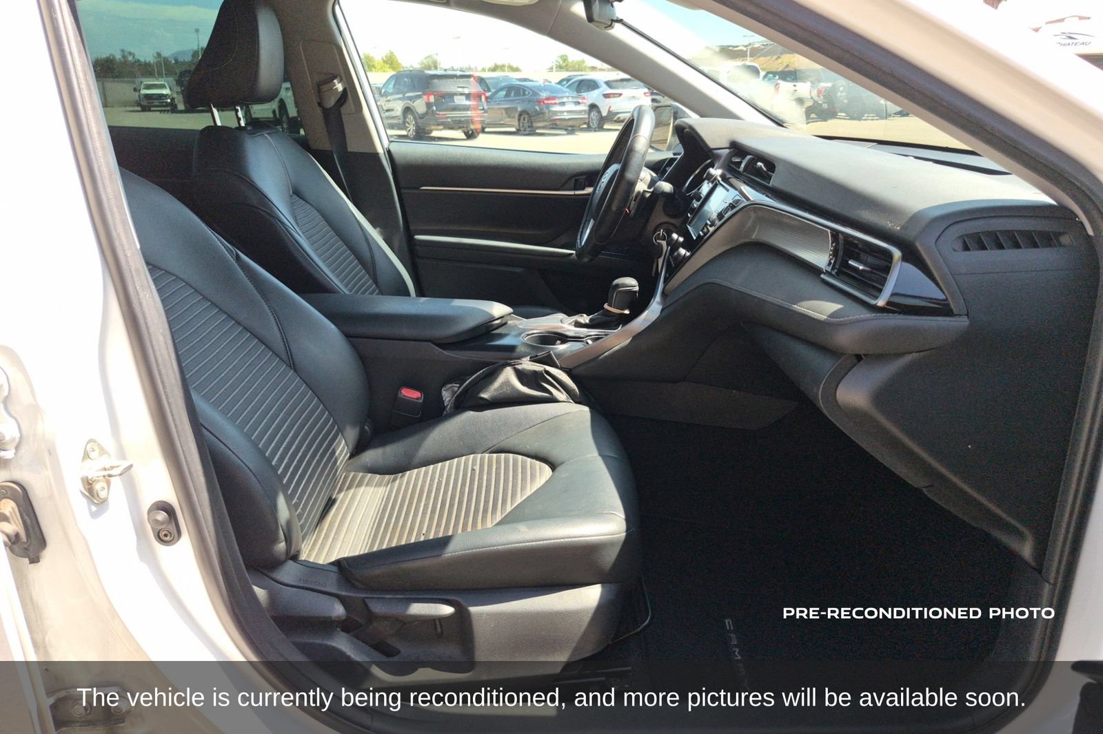 Used 2019 Toyota Camry SE w/ Carpet Mat Package FWD image 13