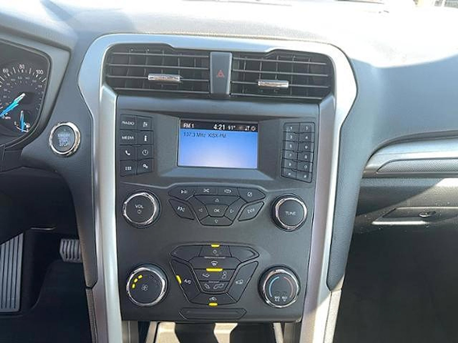 Used 2020 Ford Fusion S image 11