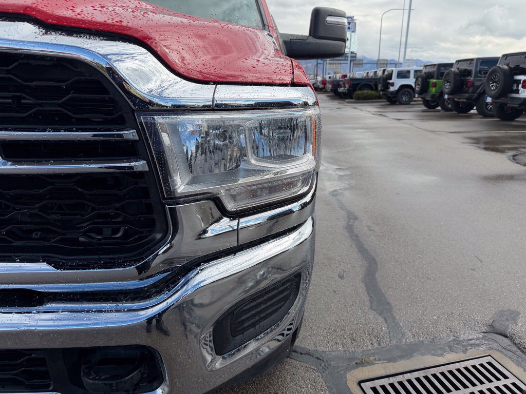 Used 2024 RAM 3500 Tradesman w/ Chrome Appearance Group AWD/4WD image 9
