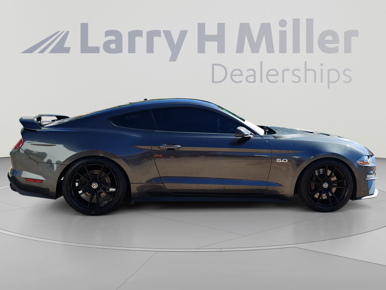 Used 2018 Ford Mustang GT Premium w/ GT Performance Package RWD image 6
