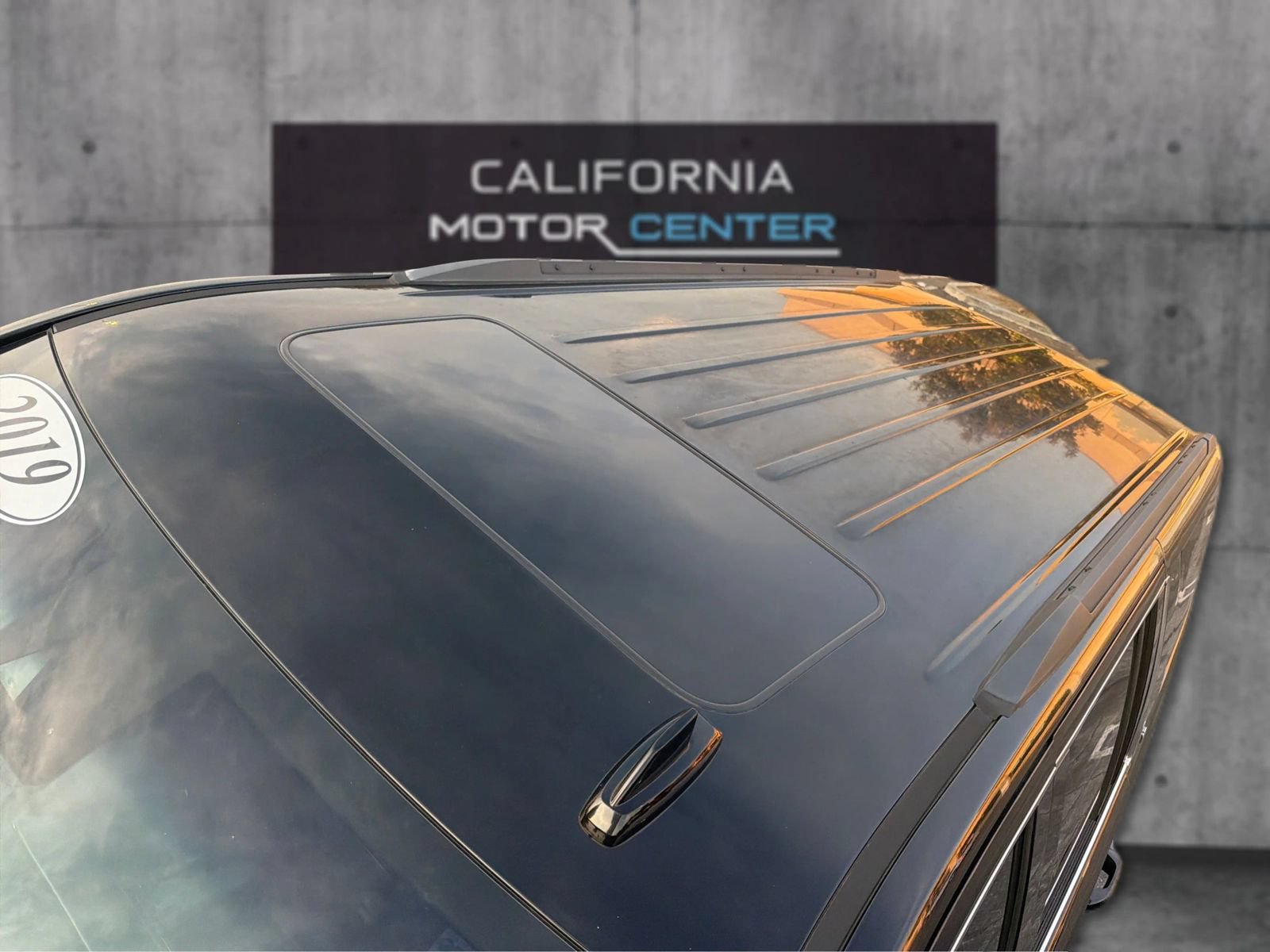 Used 2019 Chevrolet Suburban LT RWD image 12