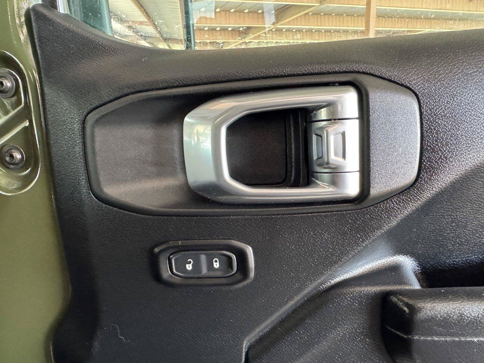 Used 2021 Jeep Wrangler Sport AWD/4WD image 33