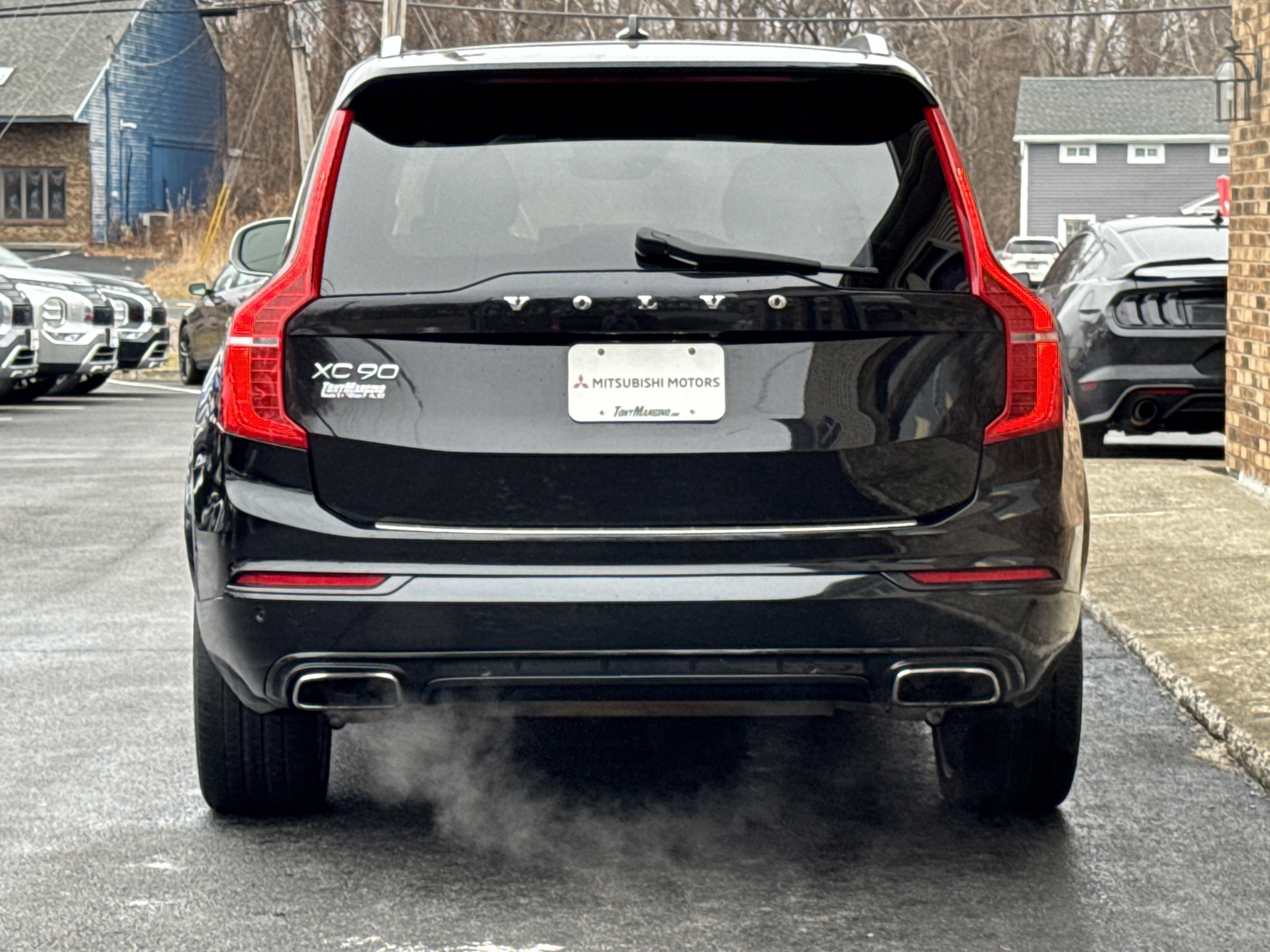 Used 2016 Volvo XC90 T6 R-Design w/ Vision Package image 4