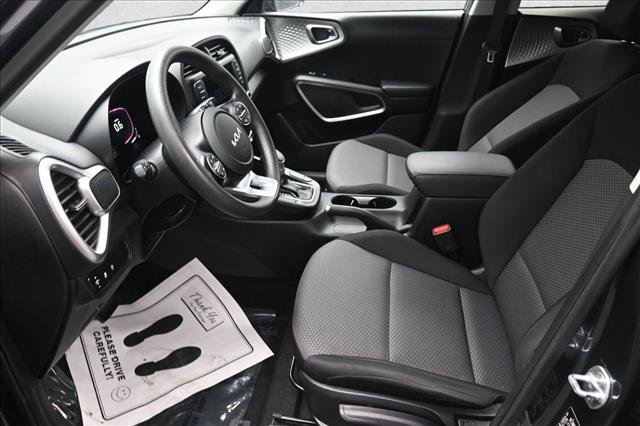 Used 2024 Kia Soul LX w/ Option Group 015 FWD image 9