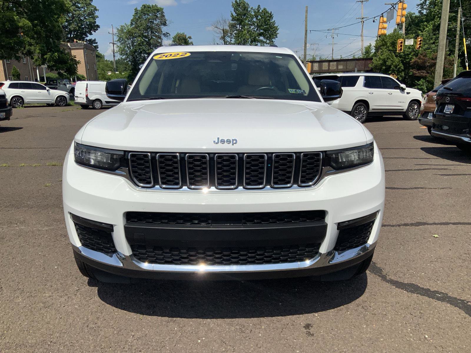 Used 2022 Jeep Grand Cherokee L Limited image 2