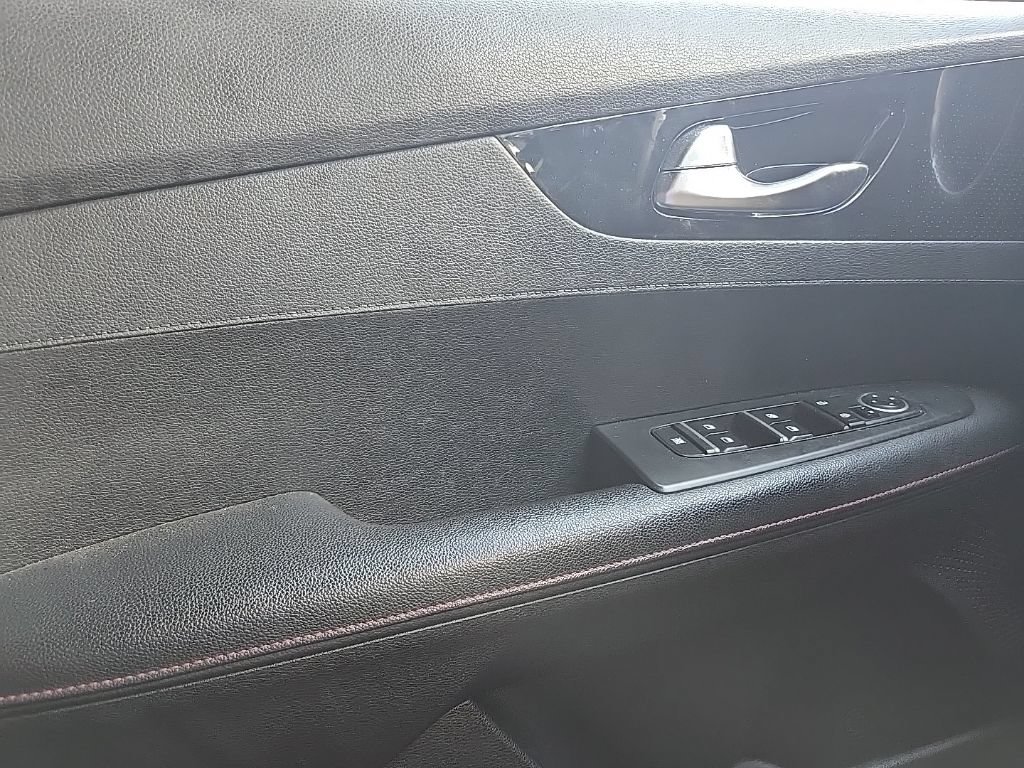 Certified 2022 Kia Forte GT w/ GT Technology Package FWD image 15