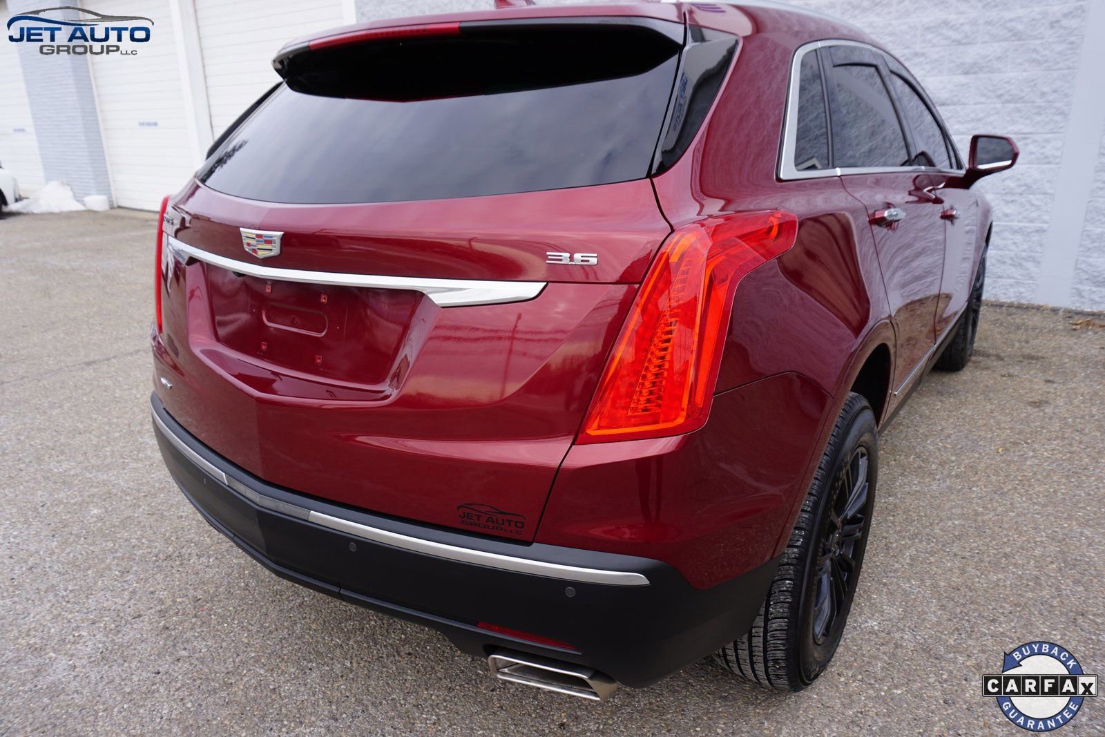 Used 2018 Cadillac XT5 Luxury w/ Driver Awareness Package image 11
