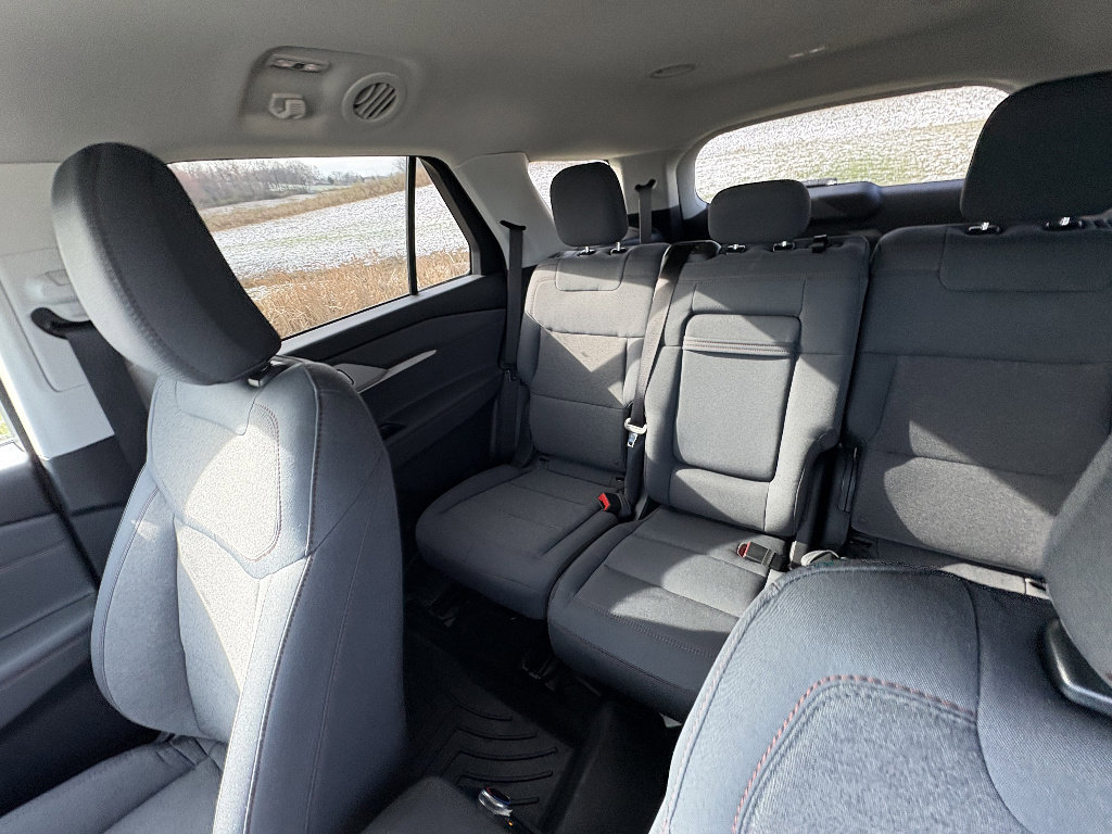 Used 2025 Ford Explorer Active image 34