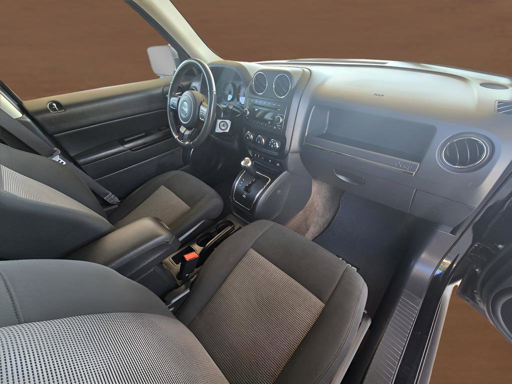Used 2014 Jeep Patriot Latitude FWD image 23