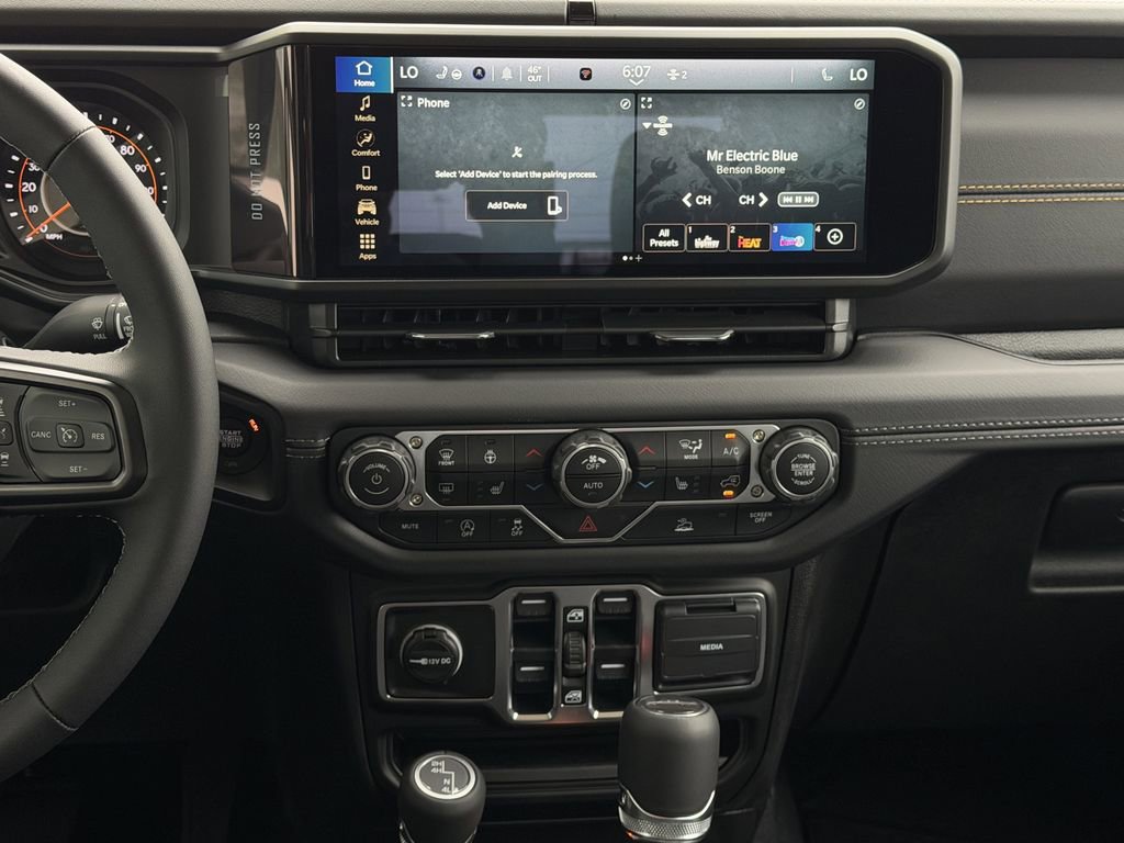 New 2025 Jeep Gladiator Sport image 14