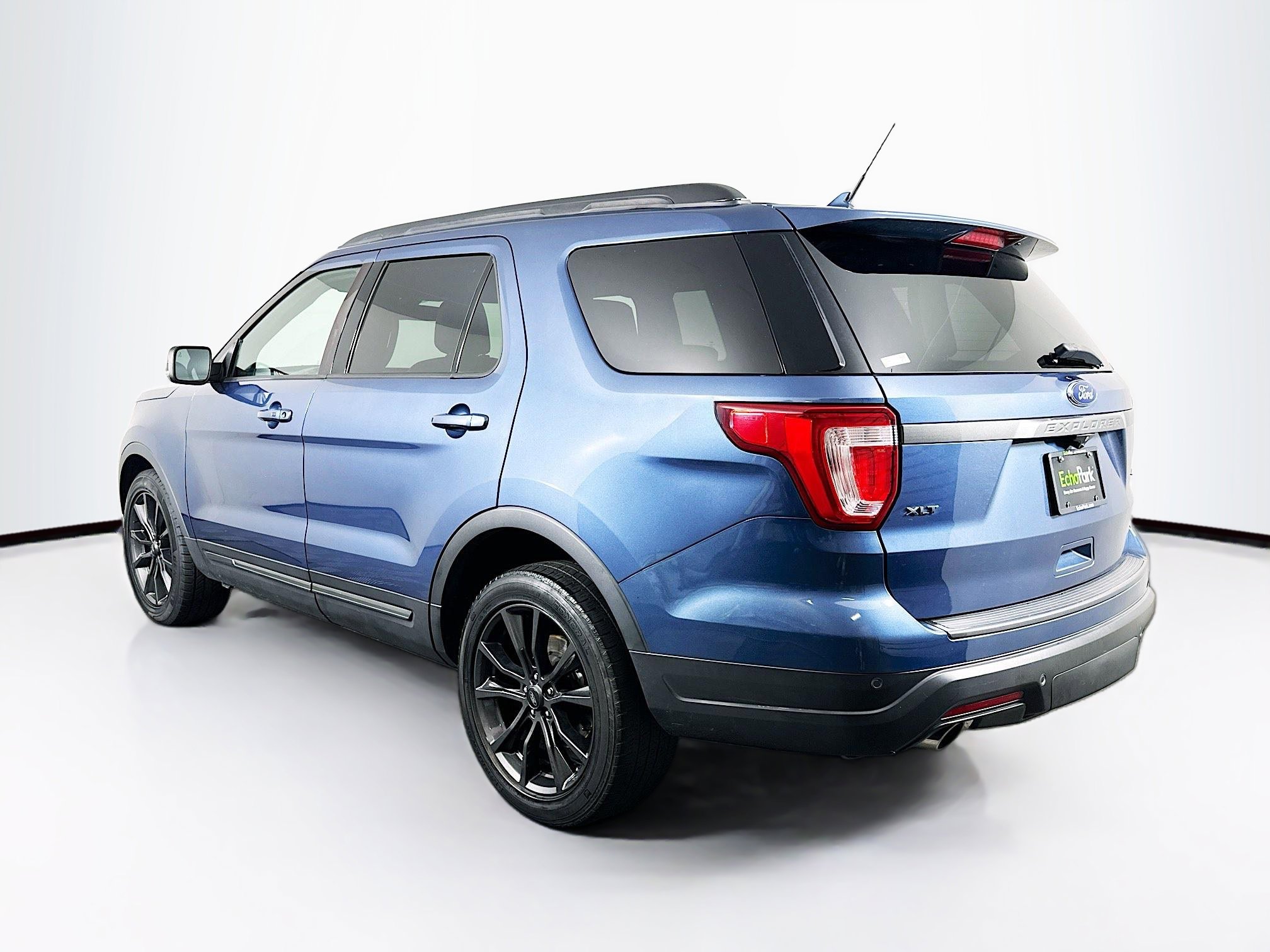 Used 2019 Ford Explorer XLT w/ Equipment Group 202A AWD/4WD image 5