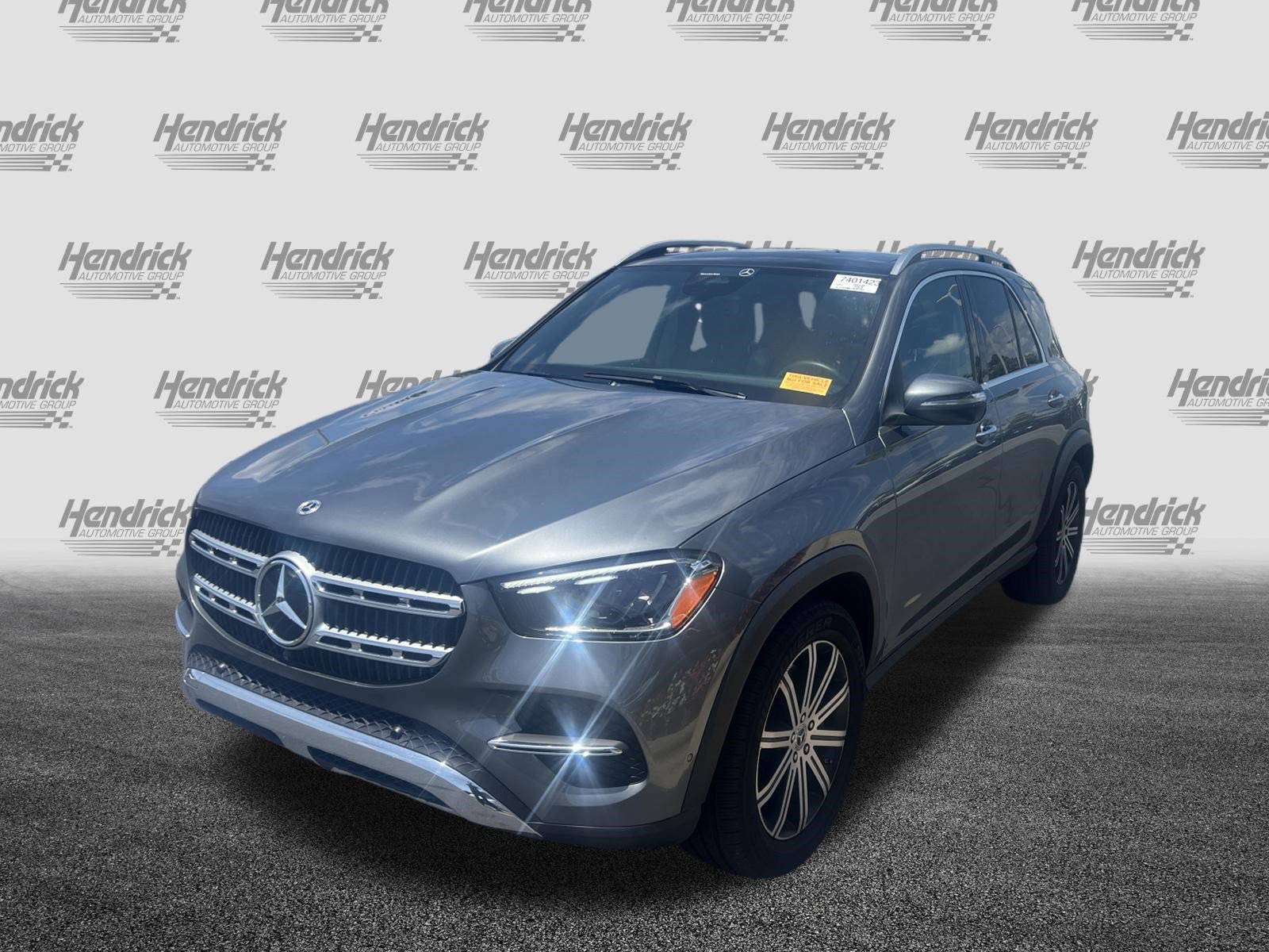 Used 2025 Mercedes-Benz GLE 450 4MATIC w/ Winter Package image 5