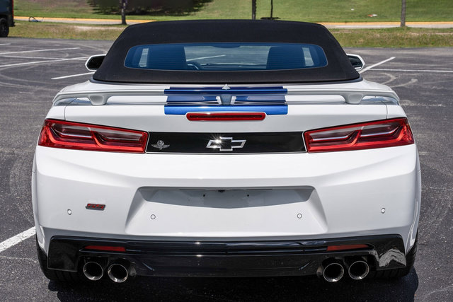 Used 2017 Chevrolet Camaro SS RWD image 18